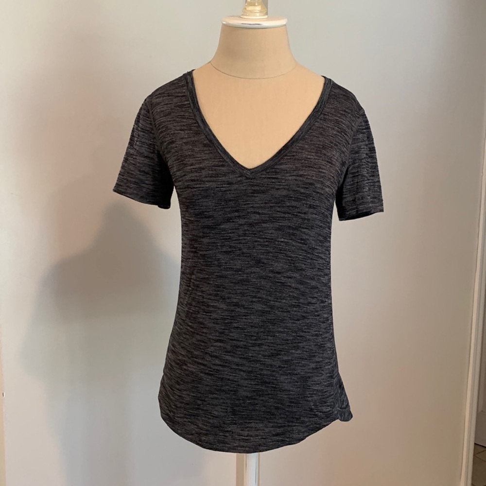 Lulu lemon t shirt